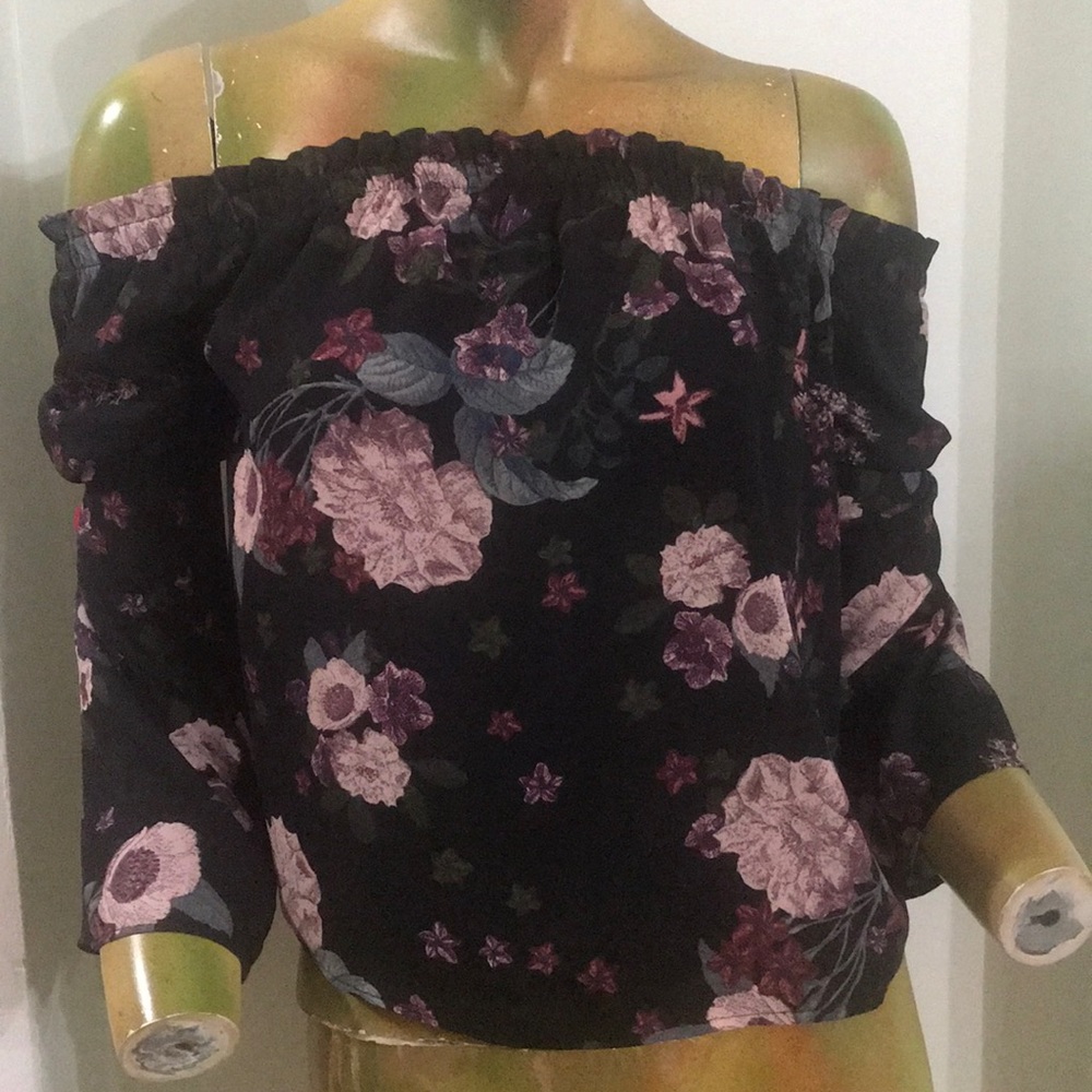 Love fire Sheer shoulder top💥💕💕